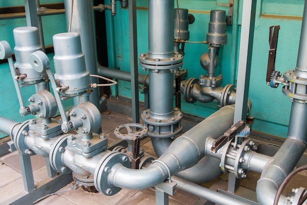Pipes and valves in regulating the gas station